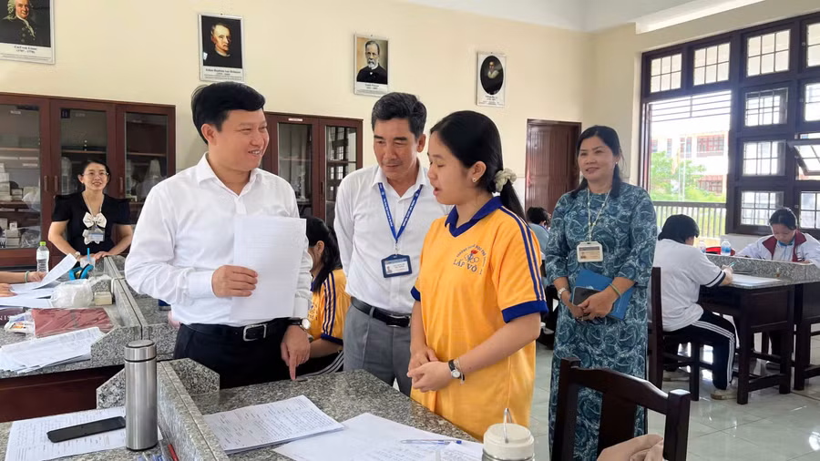 dong-thap-hoc-sinh-gioi.jpg