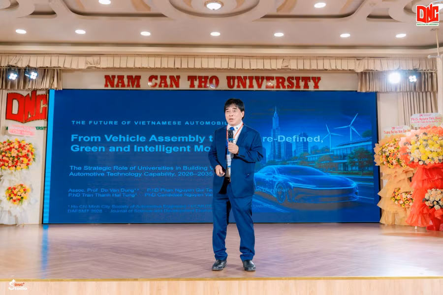 dh-nam-can-tho-ht-quoc-te-3.jpg