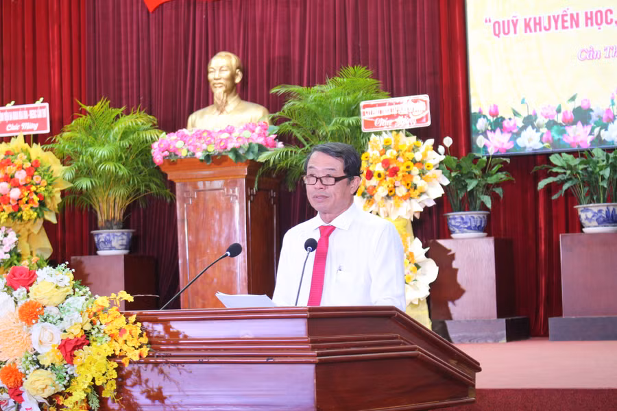 can-tho-khuyen-hoc-2.jpg
