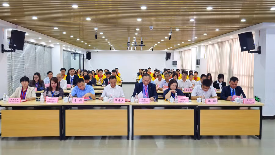 dhcl-hop-tac-ngo-chau-2.jpg
