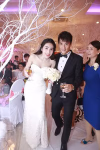 Chùm ảnh hiếm về đám cưới cựu danh thủ Lê Công Vinh