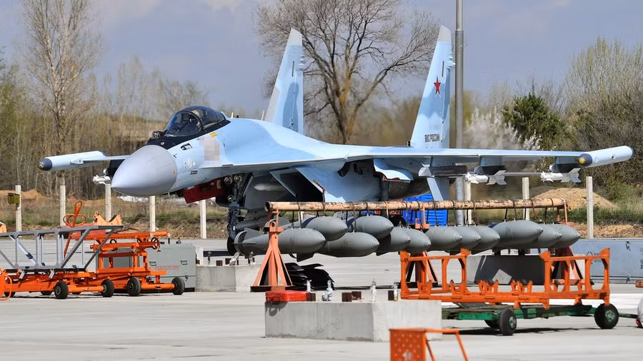 Lượng bom đạn ấn tượng Su-35 có thể mang theo.
