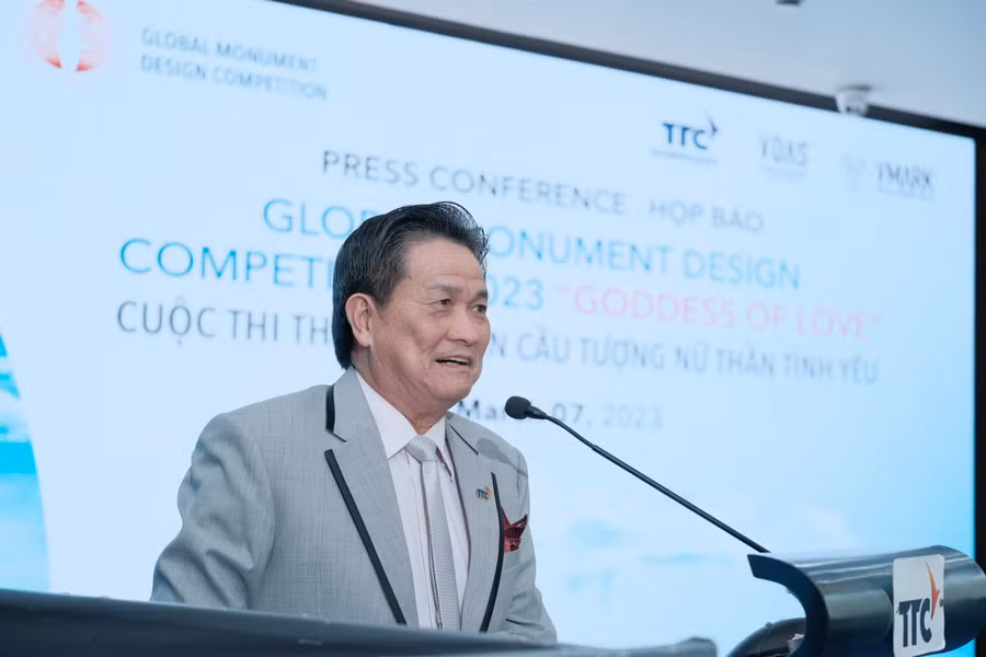 Ông Đặng Văn Thành - Nhà sáng lập, Chủ tịch Tập đoàn TTC, Chủ tịch Hội đồng Giám khảo cuộc thi phát biểu tại họp báo Ông Đặng Văn Thành - Nhà sáng lập, Chủ tịch Tập đoàn TTC, Chủ tịch Hội đồng Giám khảo cuộc thi phát biểu tại họp báo