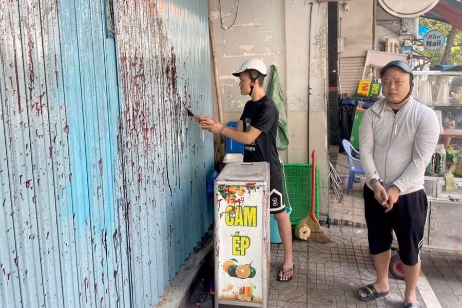 Cả hai đối tượng xin khắc phục hậu quả để được sự khoan hồng (Ảnh: Công an cung cấp) Cả hai đối tượng xin khắc phục hậu quả để được sự khoan hồng (Ảnh: Công an cung cấp)
