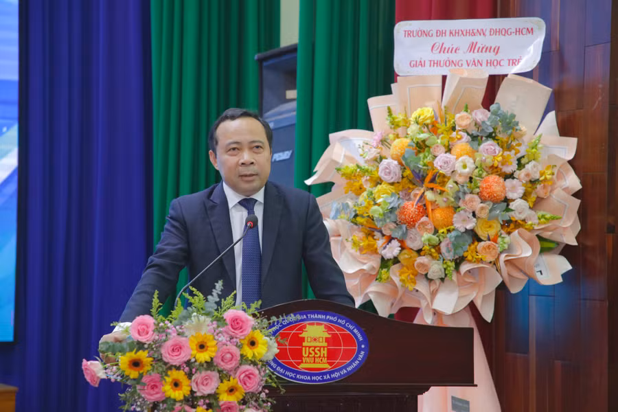 PGS.TS Vũ Hải Quân gửi lời cảm ơn đến các đơn vị đồng hành cùng thí sinh trên mọi miền đất nước đã tham gia cuộc thi. PGS.TS Vũ Hải Quân gửi lời cảm ơn đến các đơn vị đồng hành cùng thí sinh trên mọi miền đất nước đã tham gia cuộc thi.