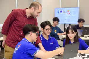 Sinh viên Trường Đại học KH&CN Hà Nội trong giờ học.