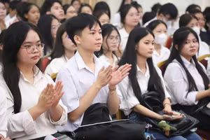 Sinh viên Học viện Phụ nữ Việt Nam trong ngày khai giảng năm học 2026- 2027.
