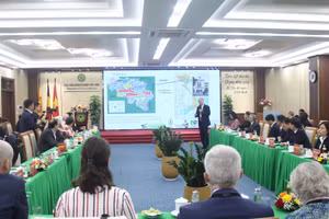 Toàn cảnh buổi làm việc.