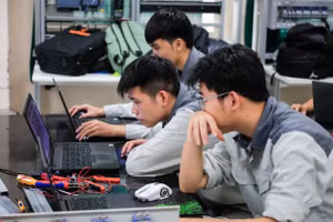 Đào tạo nghề cần gắn lý thuyết với thực hành