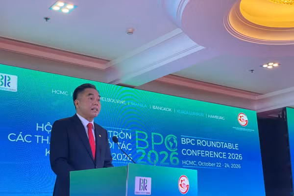 Phó Chủ tịch Thường trực UBND TPHCM Nguyễn Lộc Hà phát biểu tại hội nghị. Ảnh: Hà An.