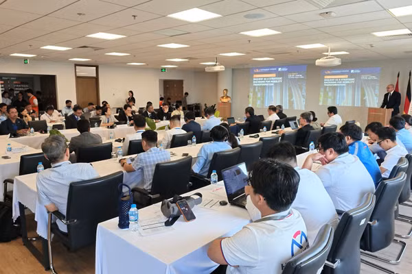 Các đại biểu trong nước và quốc tế tham dự hội thảo tại Trường Đại học Việt Đức.