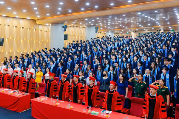 Lễ tốt nghiệp và trao bằng kỹ sư, cử nhân HIU ngày 18/7.