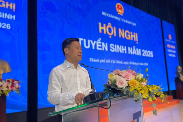 Thứ trưởng Bộ GD&ĐT Lê Quân phát biểu tại Hội nghị tuyển sinh năm 2026. Ảnh: Hà An.