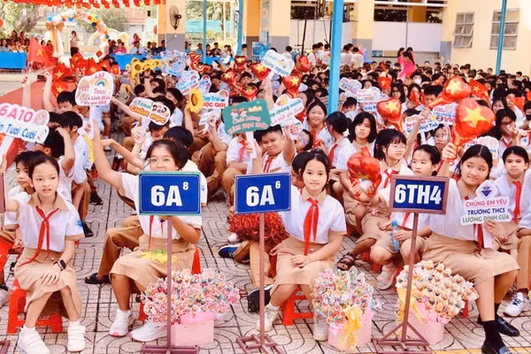 Học sinh Trường THCS Lương Định Của, phường Cát Lái (TPHCM) tại lễ khai giảng năm học 2025 - 2026. Ảnh: MH.