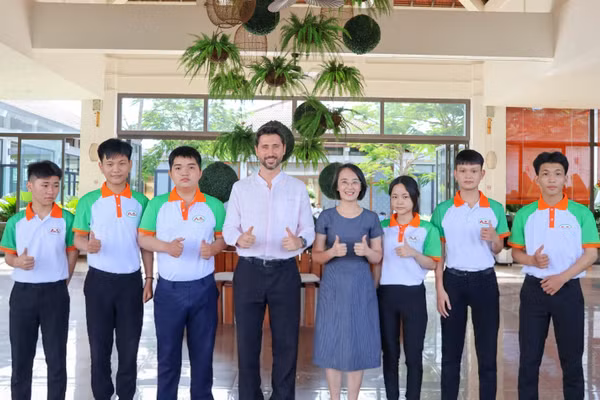 Mở cánh cửa tương lai với chi phí nhập học chỉ từ 1,3 triệu đồng. Đăng ký xét tuyển tại: https://aulachue.edu.vn