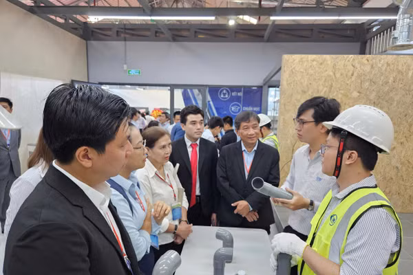 Các giải pháp công nghệ mới trong lĩnh vực cấp thoát nước được giới thiệu tại sự kiện. Ảnh: Phúc Uyên.