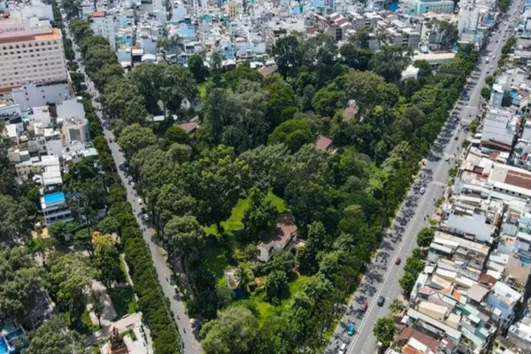 Khu đất số 1 Lý Thái Tổ nhiều cây xanh dự kiến được cải tạo làm công trình biểu tượng về Covid-19. Ảnh: Baochinhphu.vn