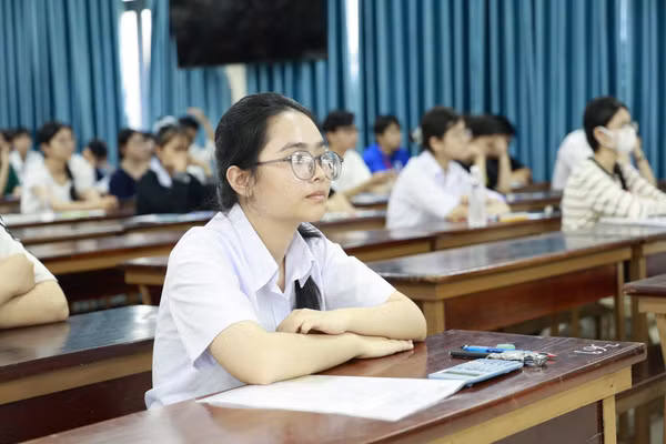 Thí sinh tham gia Kỳ thi đánh giá năng lực, ĐHQG TPHCM. Ảnh: VNUHCM.