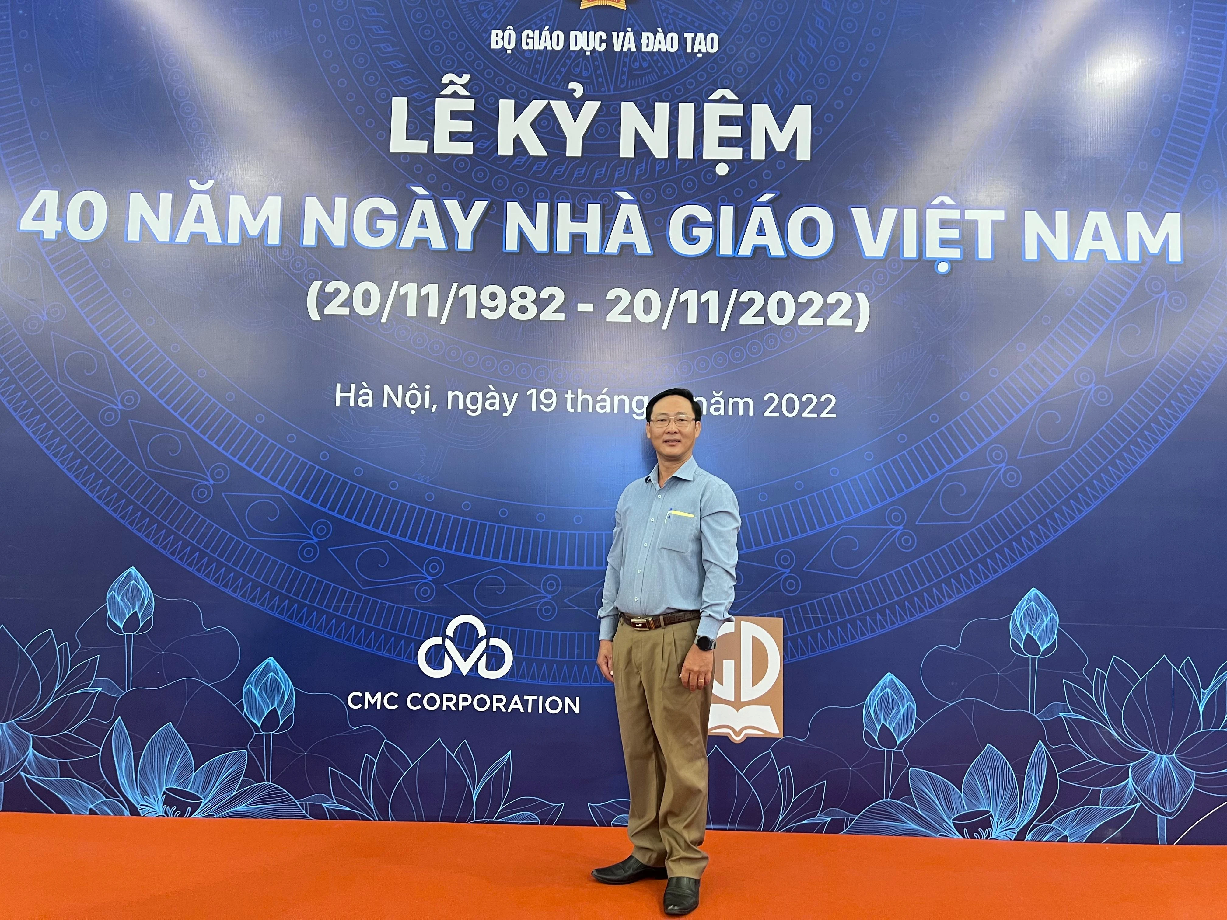 Thầy Thanh tại lễ kỉ niệm.