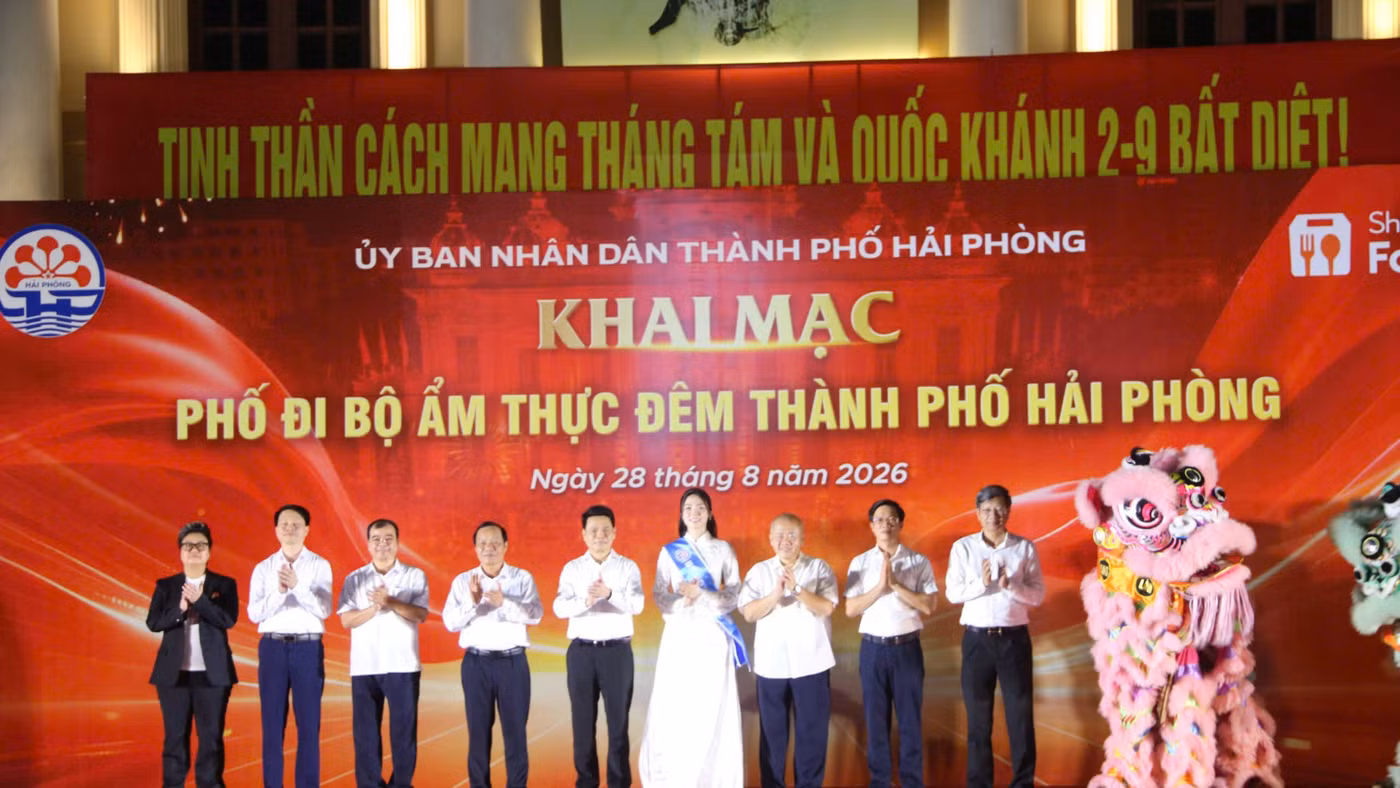 Hải Phòng khai mạc phố đi bộ, ẩm thực đêm tại Dải vườn hoa trung tâm thành phố.(Ảnh ANHP).