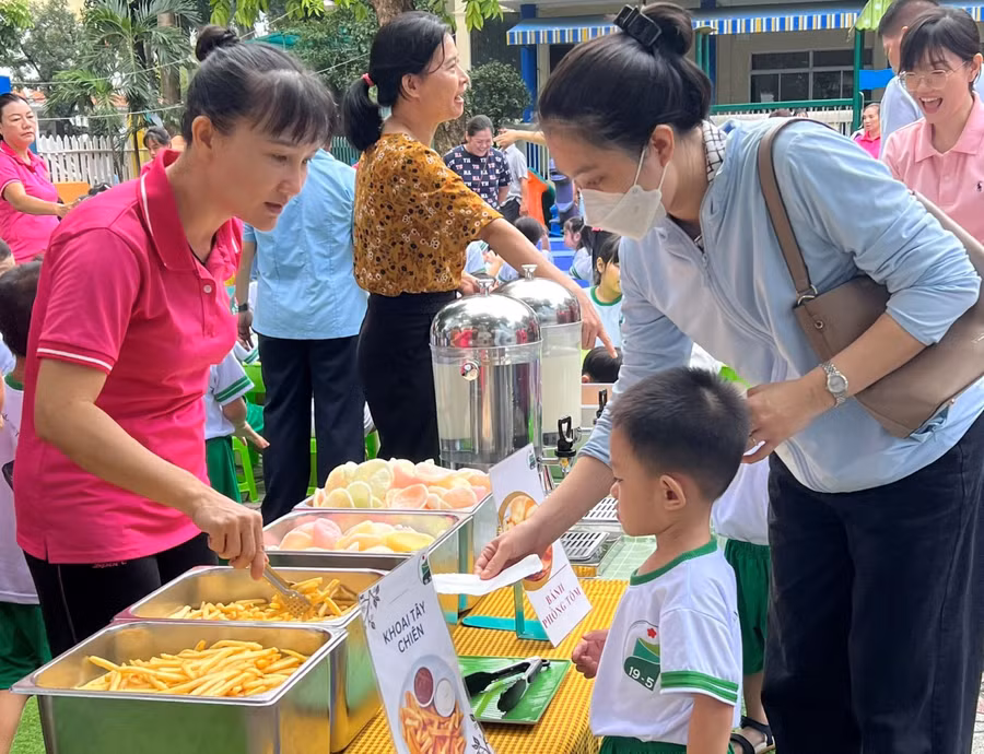 nang-chat-bua-an-ban-tru-1.jpg
