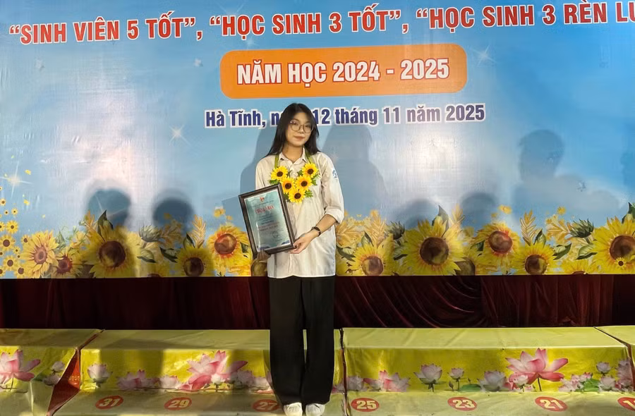 Em Ngô Bảo Châu - Học sinh lớp 11A11, Trường THPT Kỳ Anh (Hà Tĩnh).