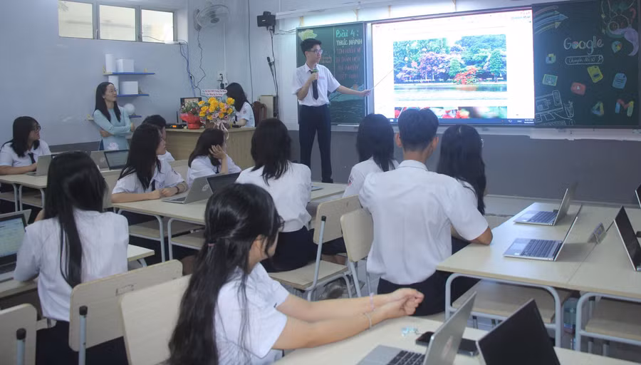 tphcm-ho-tro-bua-an-dong-phuc-cho-hoc-sinh-yeu-the-1.jpg