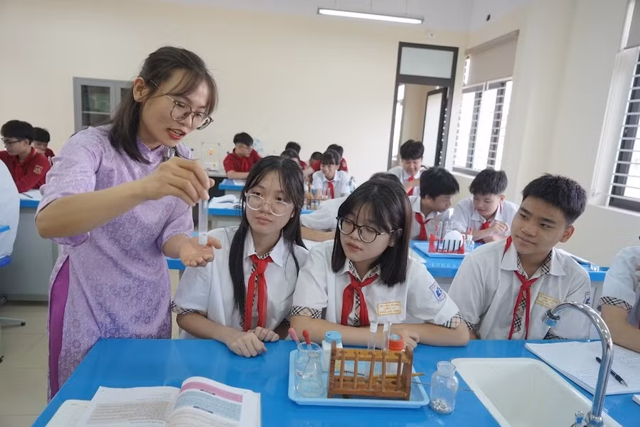 Môi trường học tập khuyến khích sáng tạo còn giúp học sinh phát triển tư duy độc lập. Ảnh: Xuân Phú