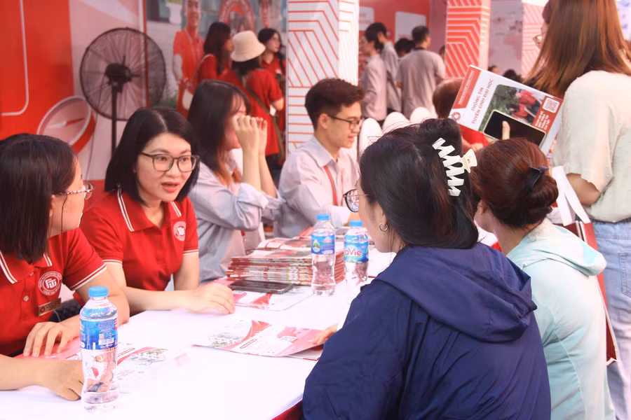 mon-moi-trong-to-hop-xet-tuyen-2.jpg