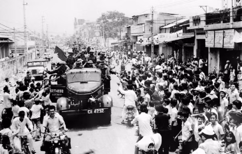 nhung-chang-duong-ve-vang-1.jpg