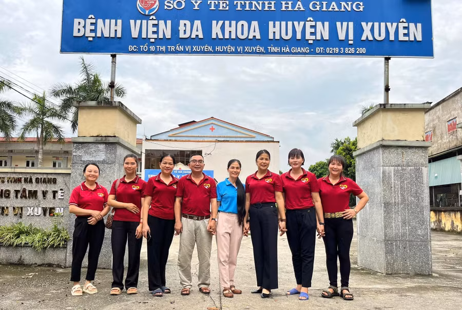 chuyen-mot-thay-giao-va-nghin-noi-chao-nghia-tinh-2.jpg