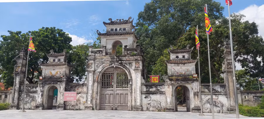 Đền Trần Thương hiện nay được đặt trên kho lương chính - nơi ghi lại dấu tích chống quân Nguyên - Mông lần 2 của nhà Trần. Ảnh: Bình Thanh