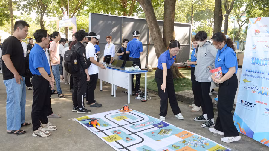 Tân sinh viên năm 2025 của Trường Đại học Thủ Dầu Một (TPHCM). Ảnh: TDMU