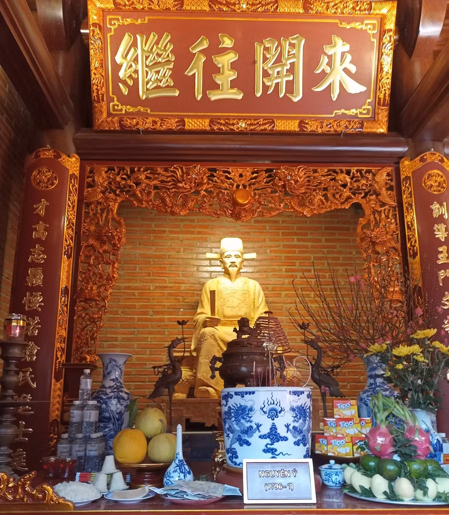 vi-dai-khoa-dau-tien-va-cuoi-cung-duoc-khac-ten-tren-bia-da-van-mieu-hue-3.jpg