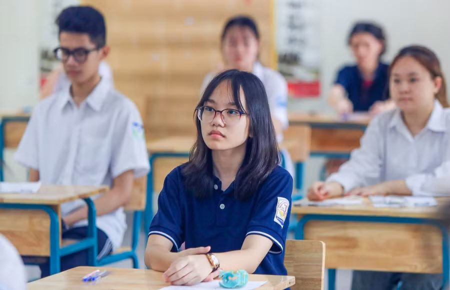 Học sinh Hà Nội trong kỳ thi tuyển sinh vào lớp 10 năm học 2024 - 2025. Ảnh minh họa: INT