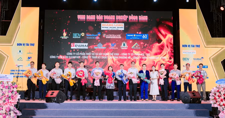 thu-hut-hoc-sinh-gioi-vao-nganh-su-pham-2.jpg