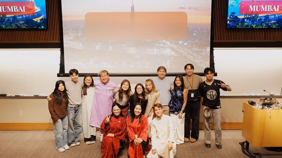 sinh-vien-fulbright-viet-nam-mang-cau-chuyen-dat-nuoc-den-harvard-5.jpg
