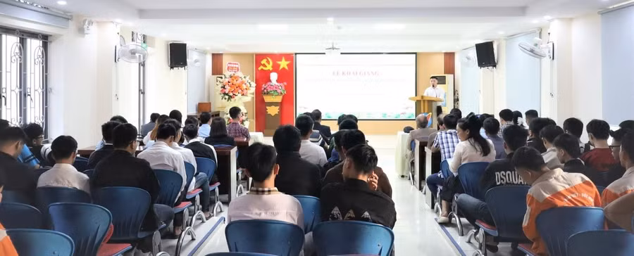 day-hoc-ngoai-ngu-mien-phi-1.jpg