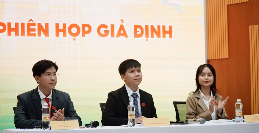 da-dang-hoat-dong-sinh-hoat-danng-trong-sinh-vien-1.jpg
