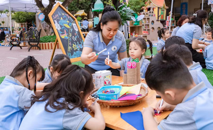 Không gian sáng tạo trong mô hình phân loại rác tại Trường Mầm non Sao Sáng 3.