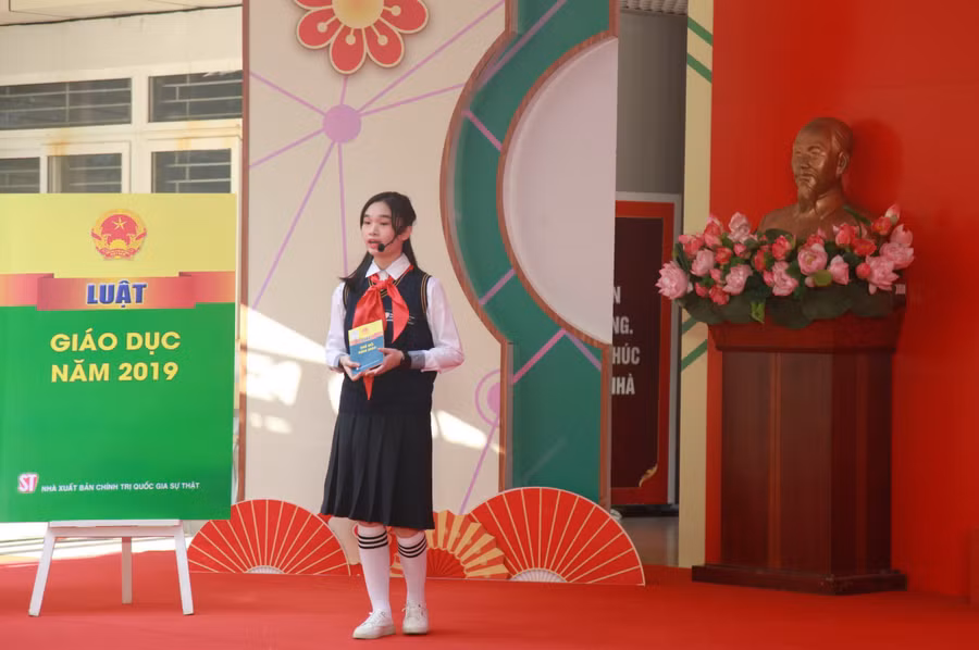 mua-dam-tham-lau.jpg