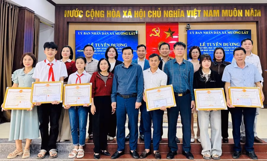 nguoi-gieo-tinh-yeu-lich-su-noi-bien-gioi-3.jpg
