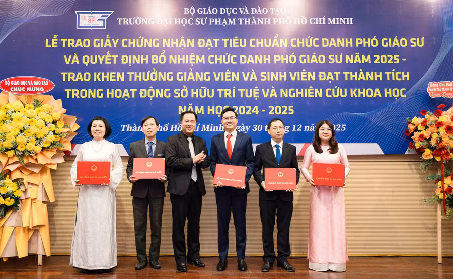cac-truong-dai-hoc-viet-nam-mang-gi-ra-the-gioi-1.jpg