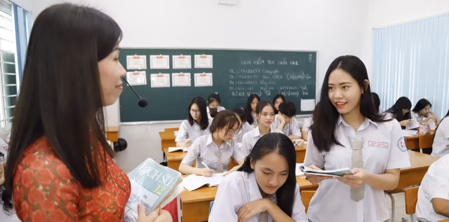 Một tiết học môn Sử của cô trò Trường THPT Tân Phong (TPHCM). Ảnh minh họa: INT