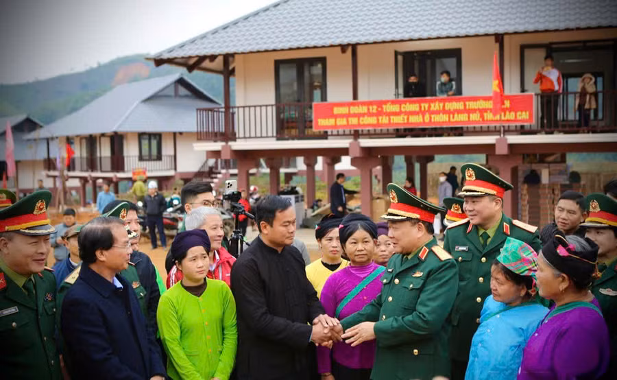 xuan-moi-tren-diem-truong-lang-nu-4.jpg
