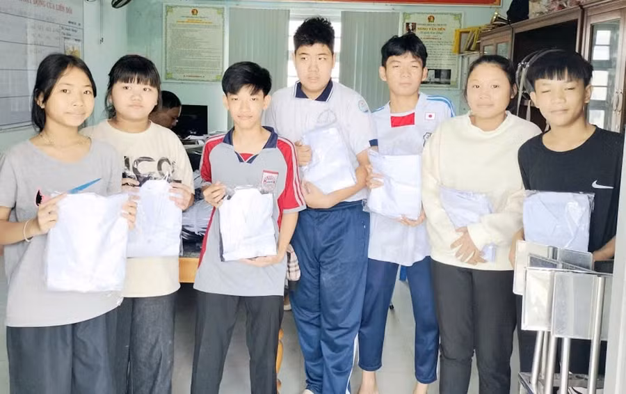 hoc-sinnh-vung-lu-tro-lai-truong-3.jpg