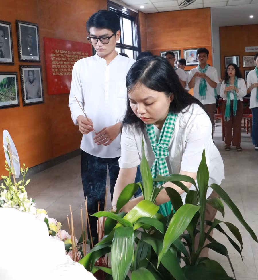 Tuoi tre va thang 7 (2).jpg