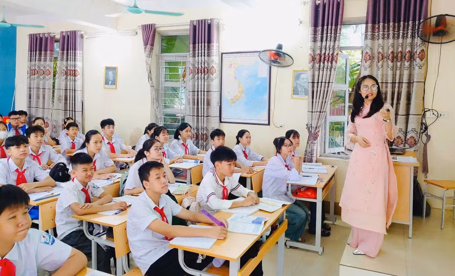 hoc-sinh-tuu-truong-som.jpg