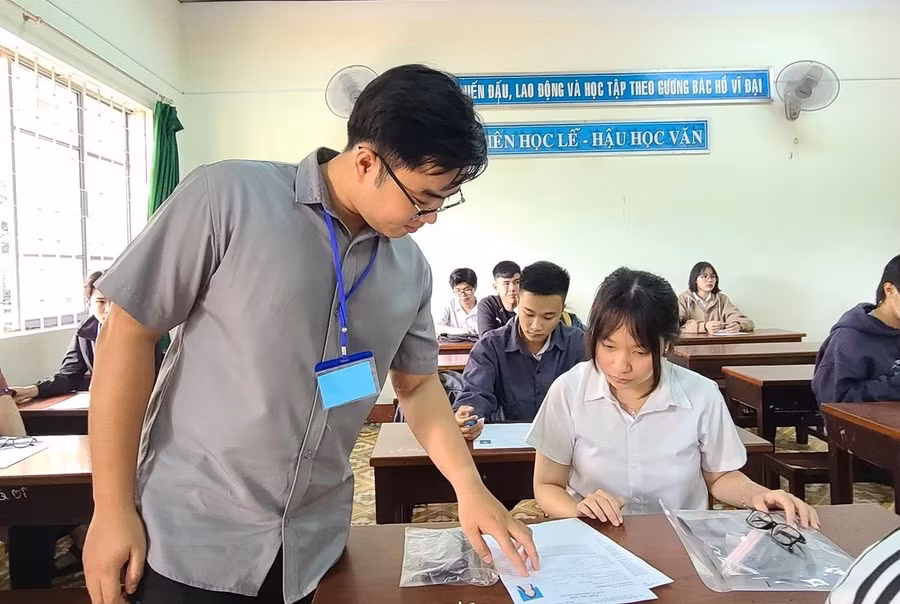 cham thi tot nghiep thpt nam 2024b.JPG