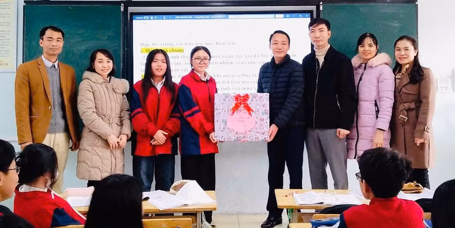 dong-hanh-voi-hoc-sinh-lop-9-vuot-vu-mon-3.jpg